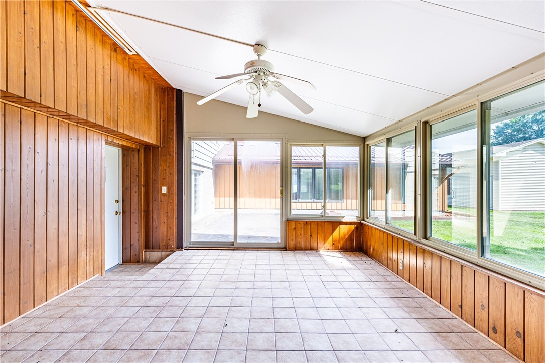 9581 West Ridge Road Clarkson, NY 14420 - Photo 33 of 50 Walk out sunroom