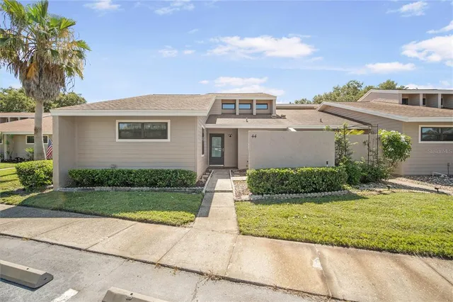 $1,769 | 5225 Imperial Lakes Boulevard, Unit 44, Mulberry, FL 33860