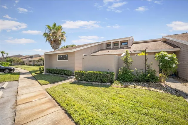 $1,769 | 5225 Imperial Lakes Boulevard, Unit 44, Mulberry, FL 33860