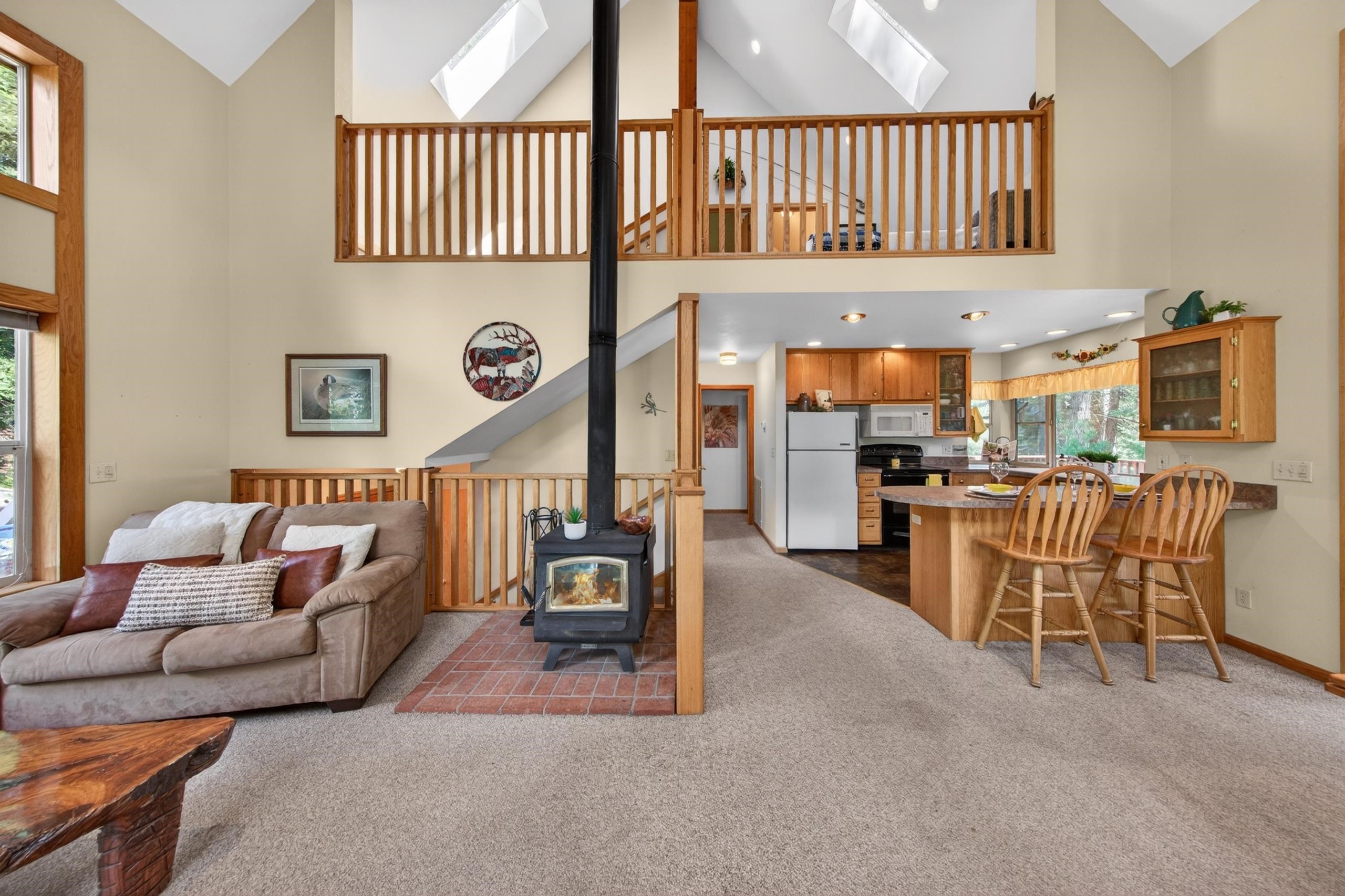 808 Lake Ridge Road, Unit 2 Lake Almanor, CA 96137 - Photo 4 of 50