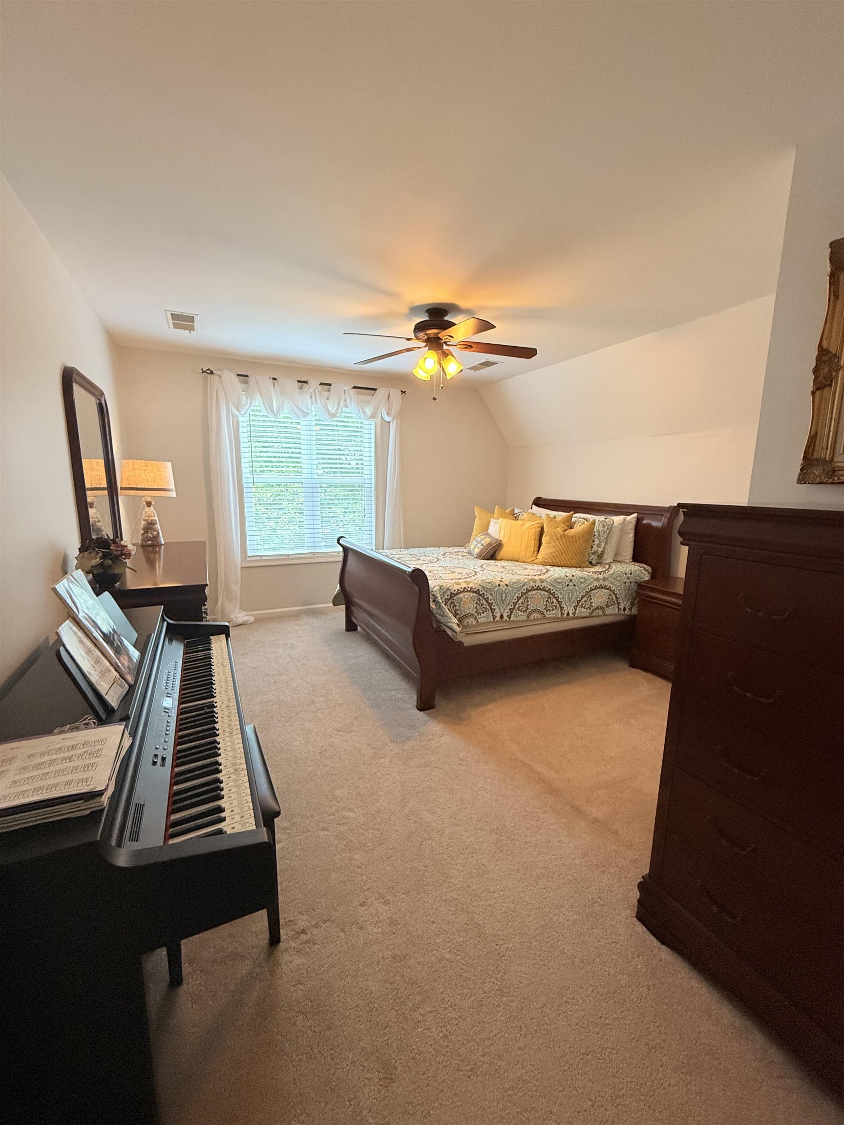 9140 Fox Ridge Road Germantown, TN 38139 - Photo 18 of 23 a living room with furniture and a wooden floor