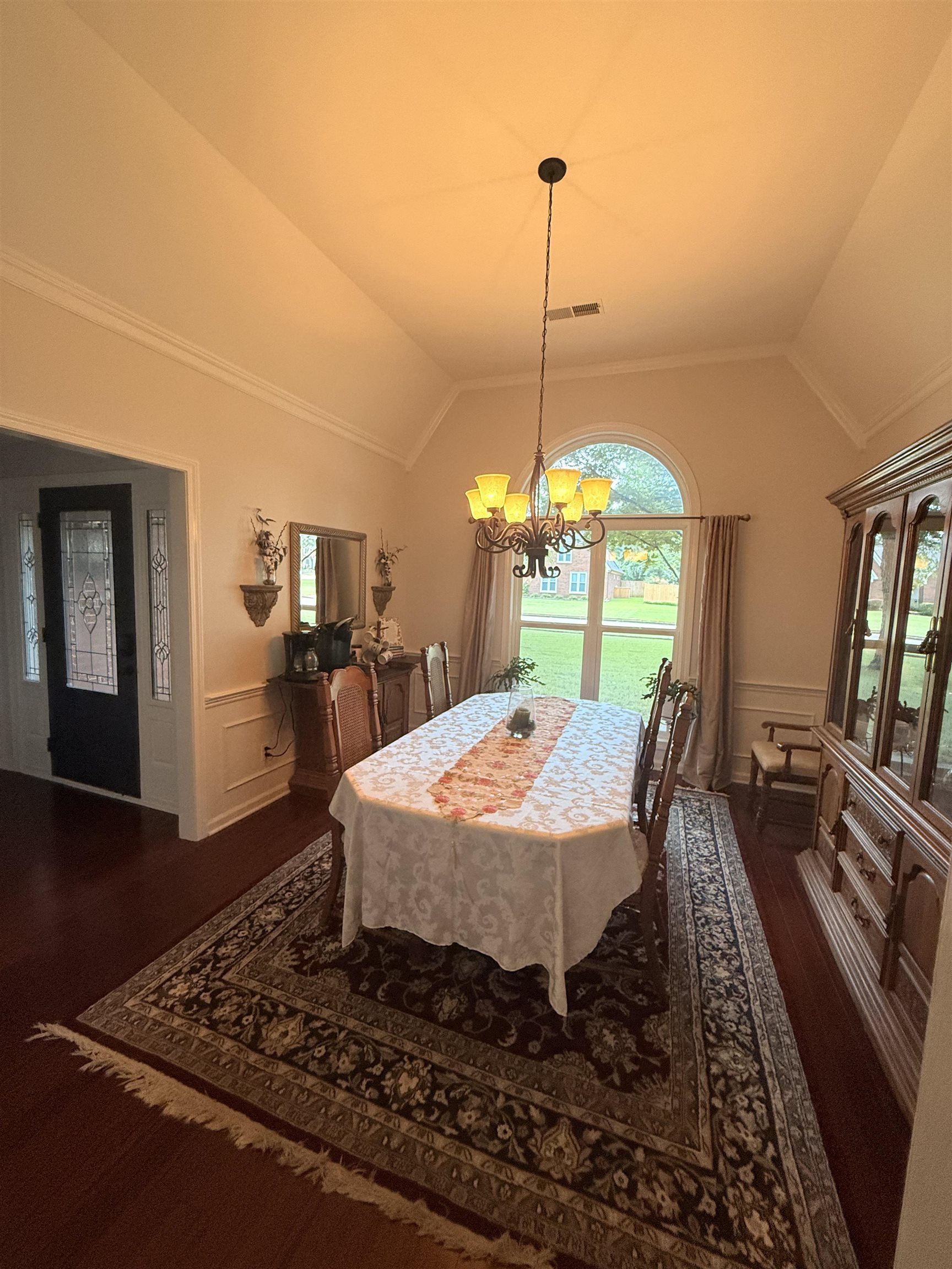 9140 Fox Ridge Road Germantown, TN 38139 - Photo 3 of 23 a very nice looking room with a table