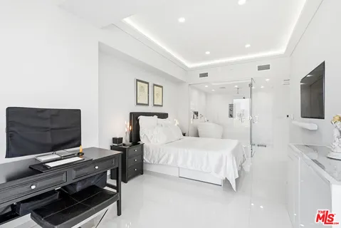 $950,000 | 10501 Wilshire Boulevard, Unit 1007, Los Angeles, CA 90024