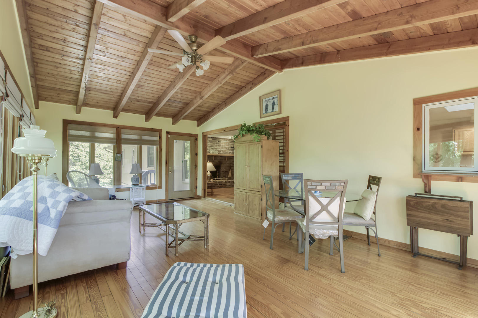 140 Newell Lane Oak Ridge, TN 37830 - Photo 12 of 40 12_NewellLane_140_SunRoom02