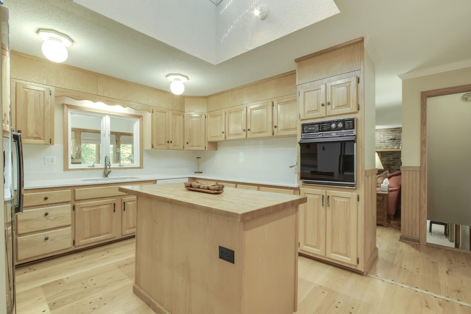 140 Newell Lane Oak Ridge, TN 37830 - Photo 14 of 40 14_NewellLane_140_Kitchen02