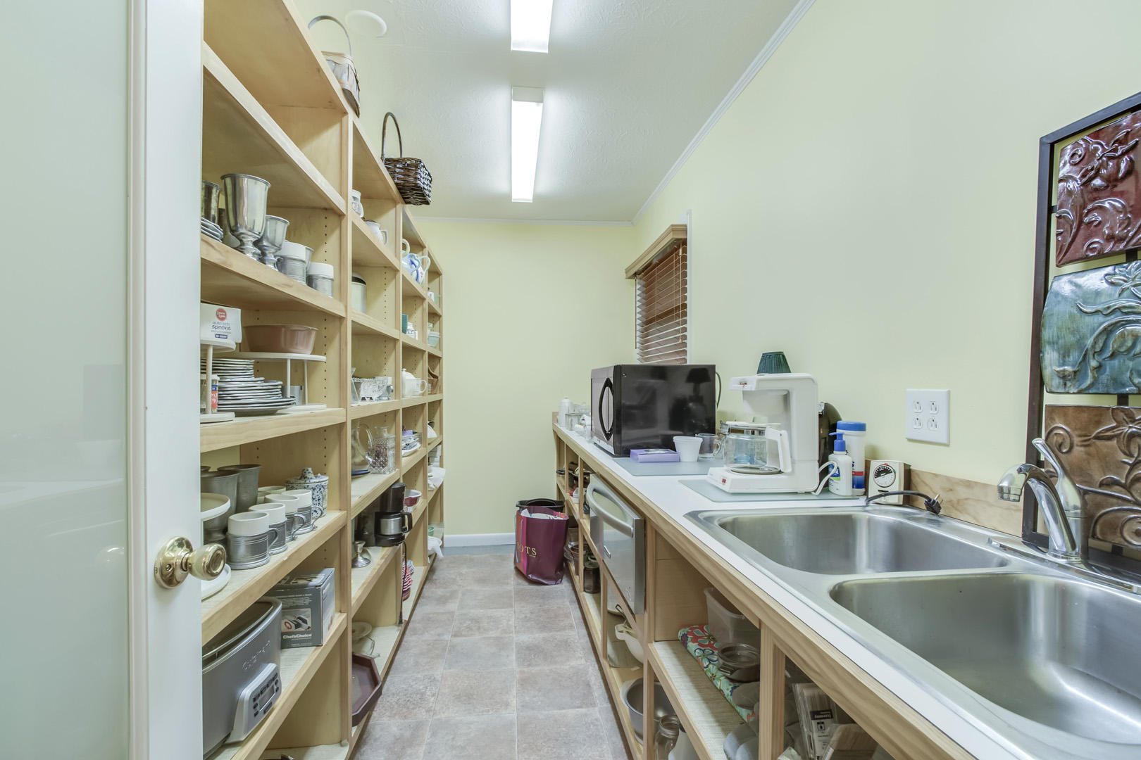 140 Newell Lane Oak Ridge, TN 37830 - Photo 18 of 40 18_NewellLane_140_Pantry