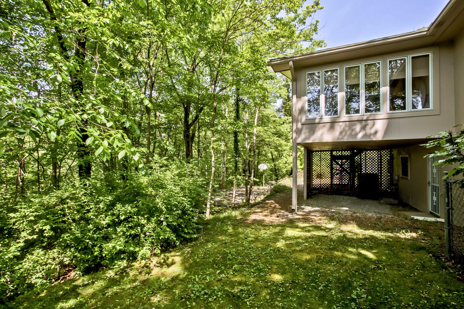 140 Newell Lane Oak Ridge, TN 37830 - Photo 36 of 40 36_NewellLane_140_Backyard