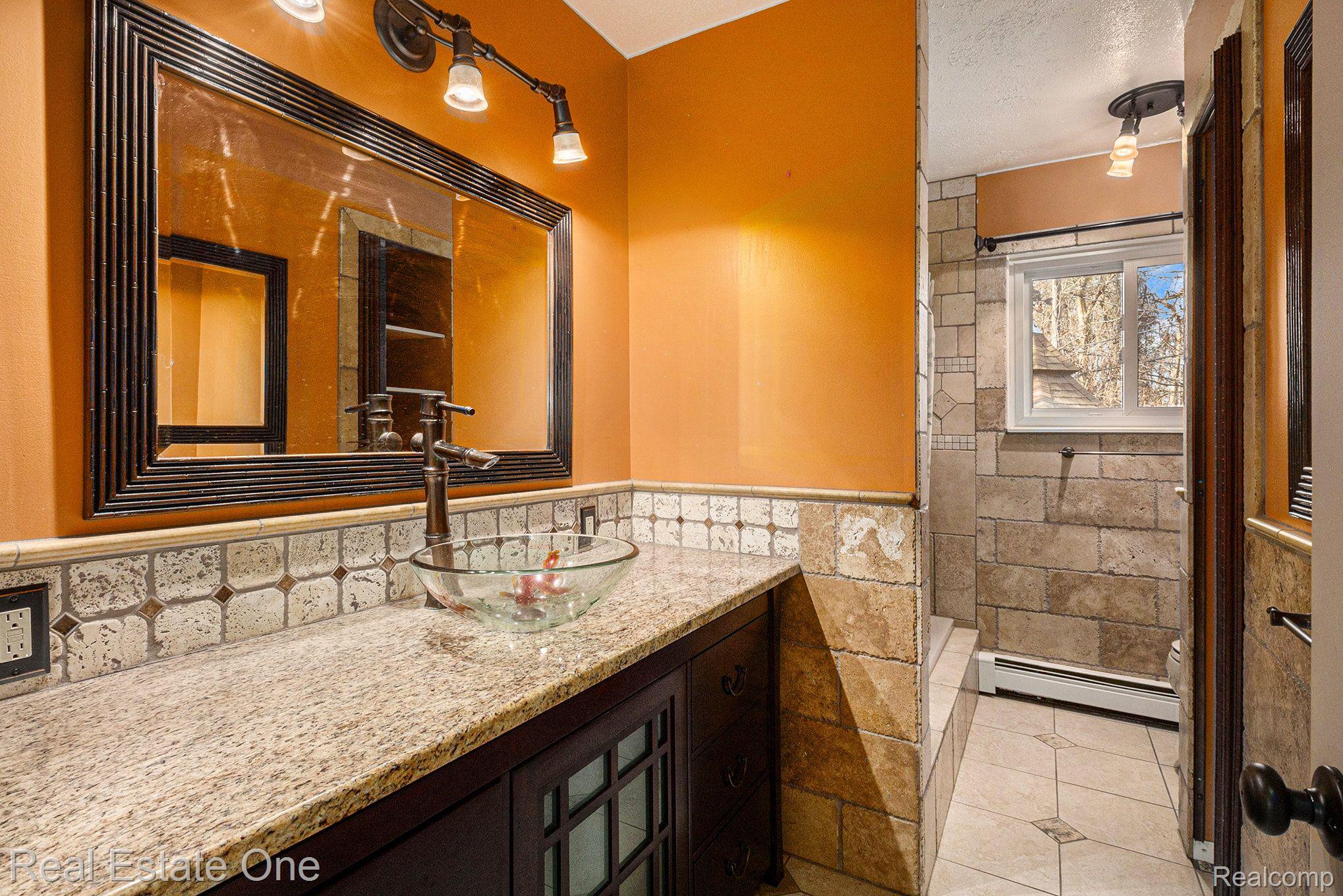 4353 Edmore Road Waterford, MI 48329 - Photo 16 of 30 Gallery Image 16