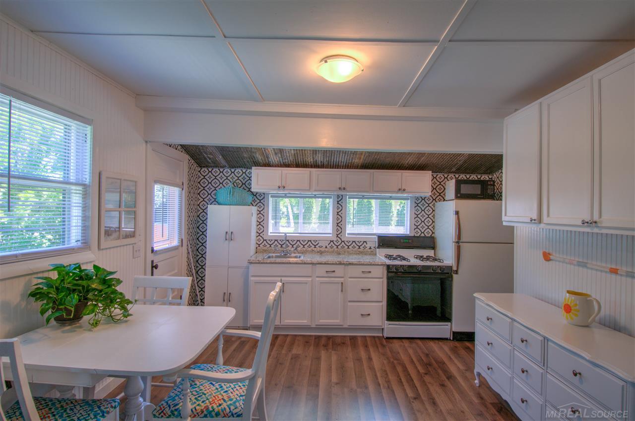 7340 Maplewood Road Lexington, MI 48450 - Photo 5 of 13 50017664-4.JPG