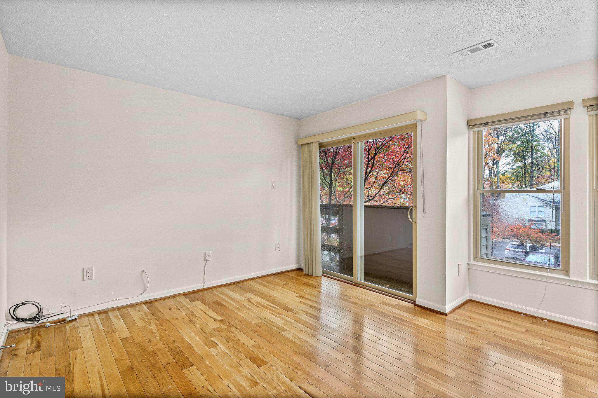 11450 Little Patuxent Parkway, Unit 605 Columbia, MD 21044 - Photo 27 of 33 an empty room with window