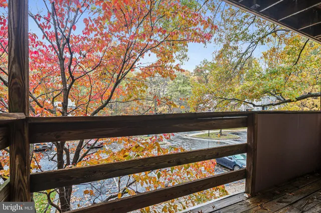 a view of a entrance of the house