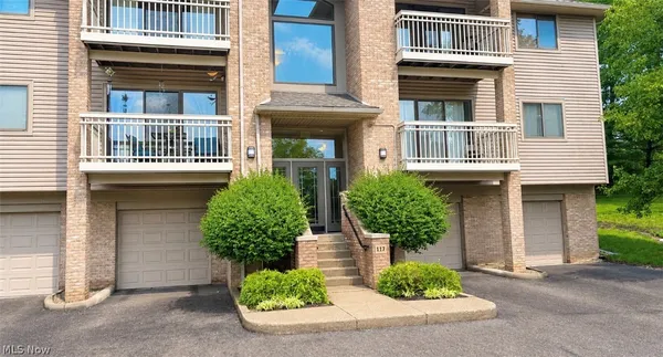 $225,000 | 3800 Rosemont Boulevard, Unit 117B, Fairlawn, OH 44333