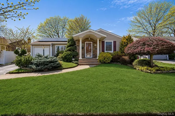 $789,000 | 1500 Wagner Street, Wantagh, NY 11793