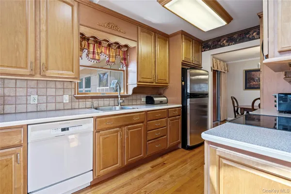 $789,000 | 1500 Wagner Street, Wantagh, NY 11793