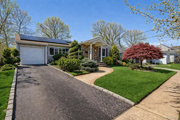 $789,000 | 1500 Wagner Street, Wantagh, NY 11793