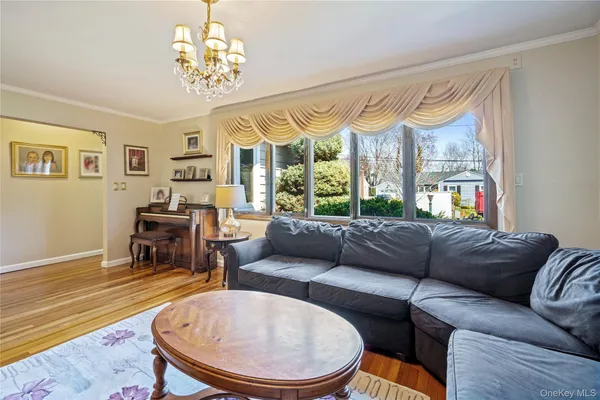 $789,000 | 1500 Wagner Street, Wantagh, NY 11793