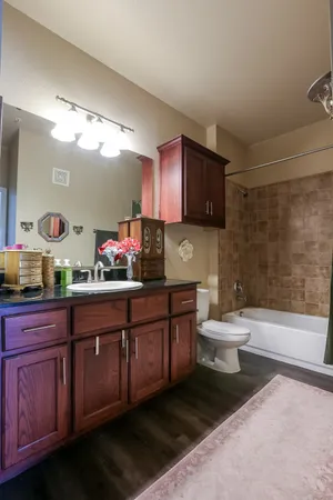 $2,200 | 910 West 25th Street, Unit 408, Austin, TX 78705
