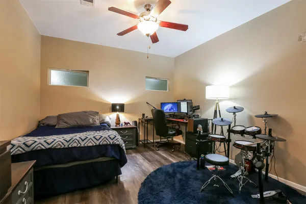$2,200 | 910 West 25th Street, Unit 408, Austin, TX 78705