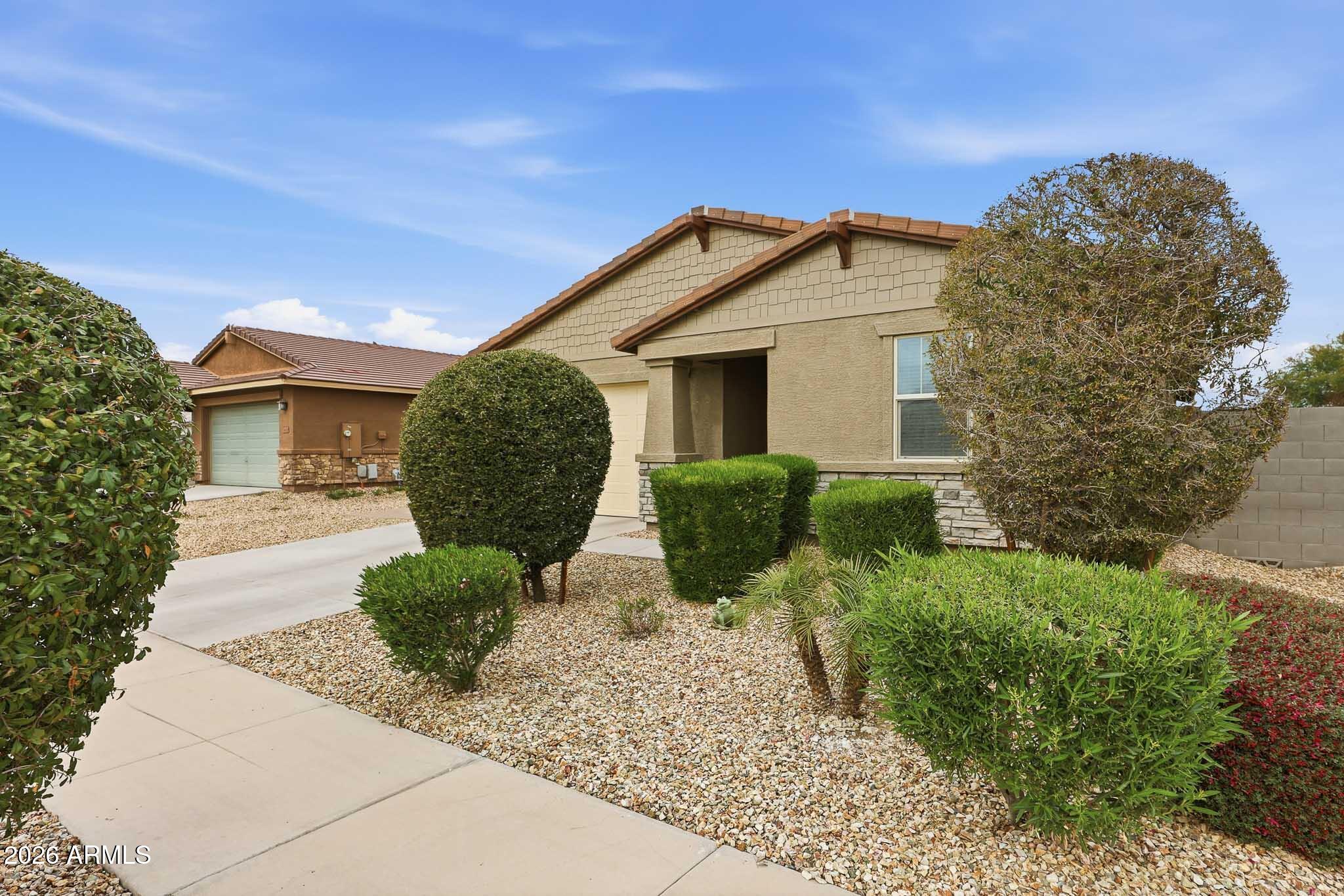 18820 West Shangri La Road Surprise, AZ 85388 - Photo 3 of 37 A (3)