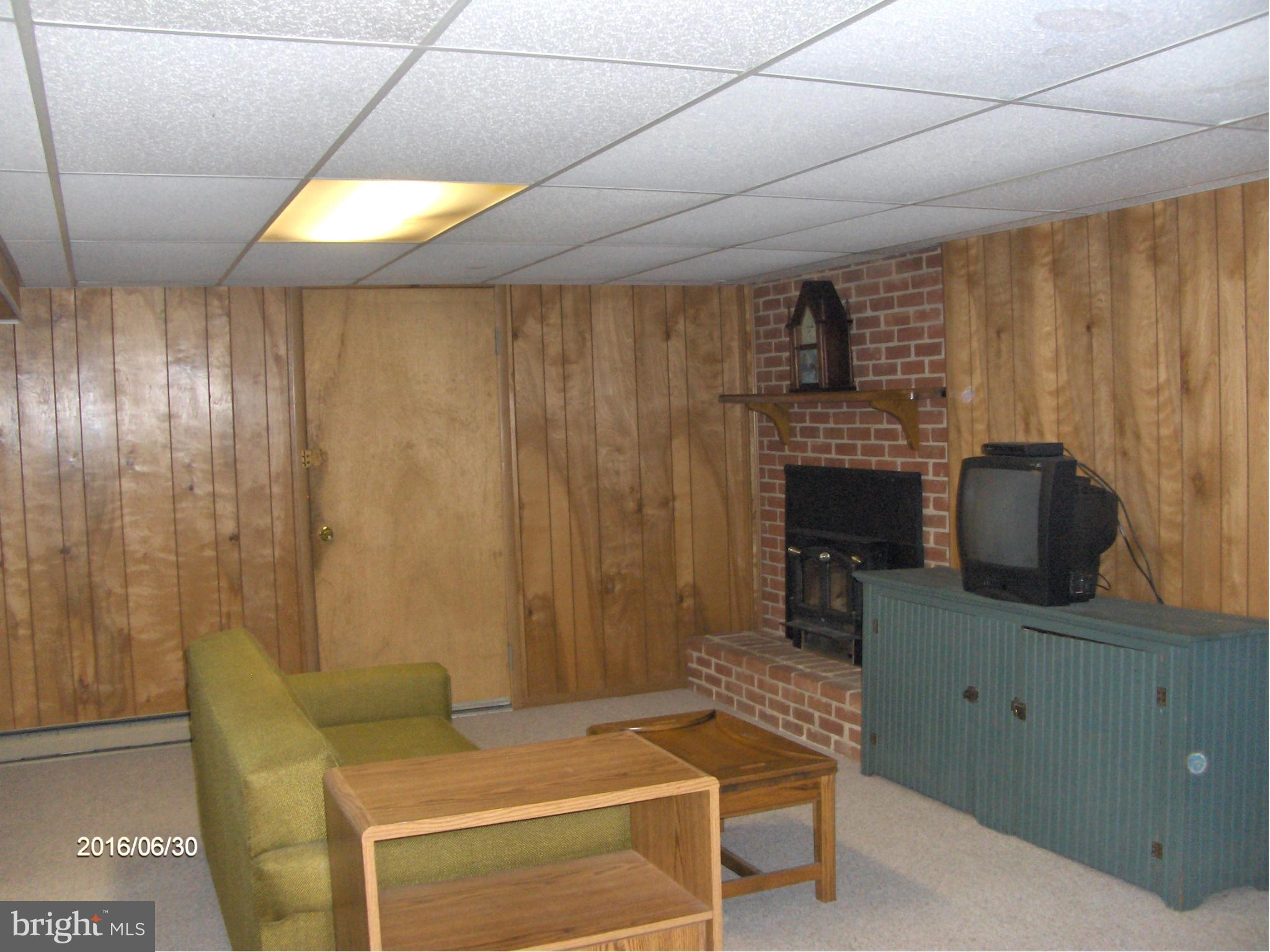 2719 Fridinger Mill Road Manchester, MD 21102 - Photo 21 of 26 Family Room
