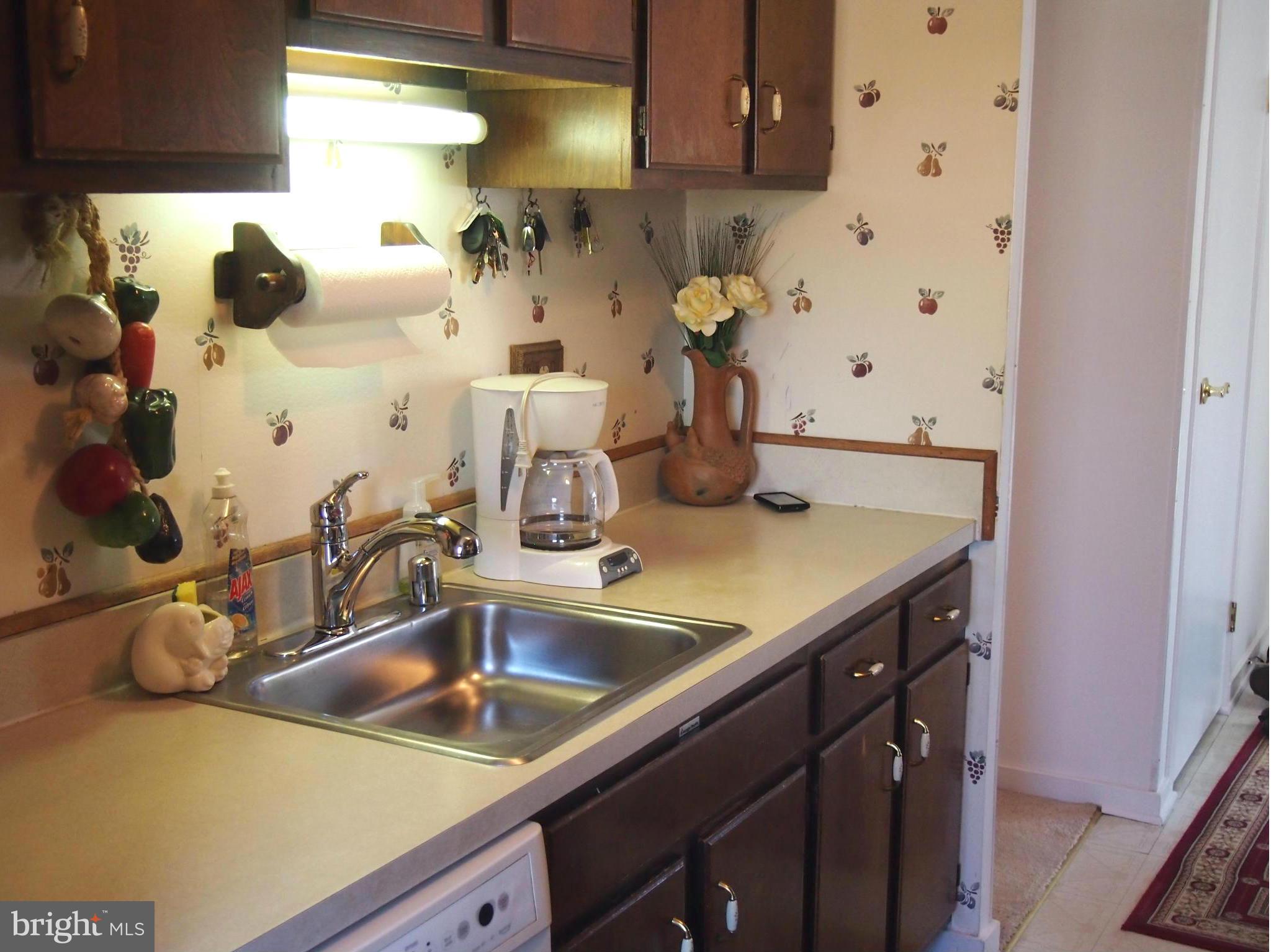 6767 Pyramid Way Columbia, MD 21044 - Photo 8 of 28 Kitchen