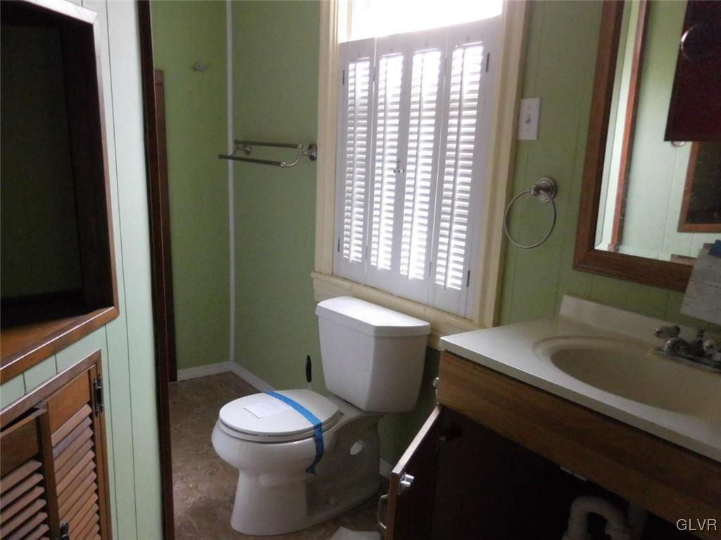 5318 Vera Cruz Road Emmaus, PA 18049 - Photo 6 of 12 Gallery Image 6