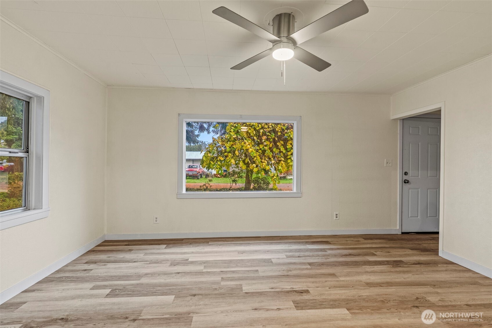 741 5th Avenue Southwest Castle Rock, WA 98611 - Photo 4 of 23