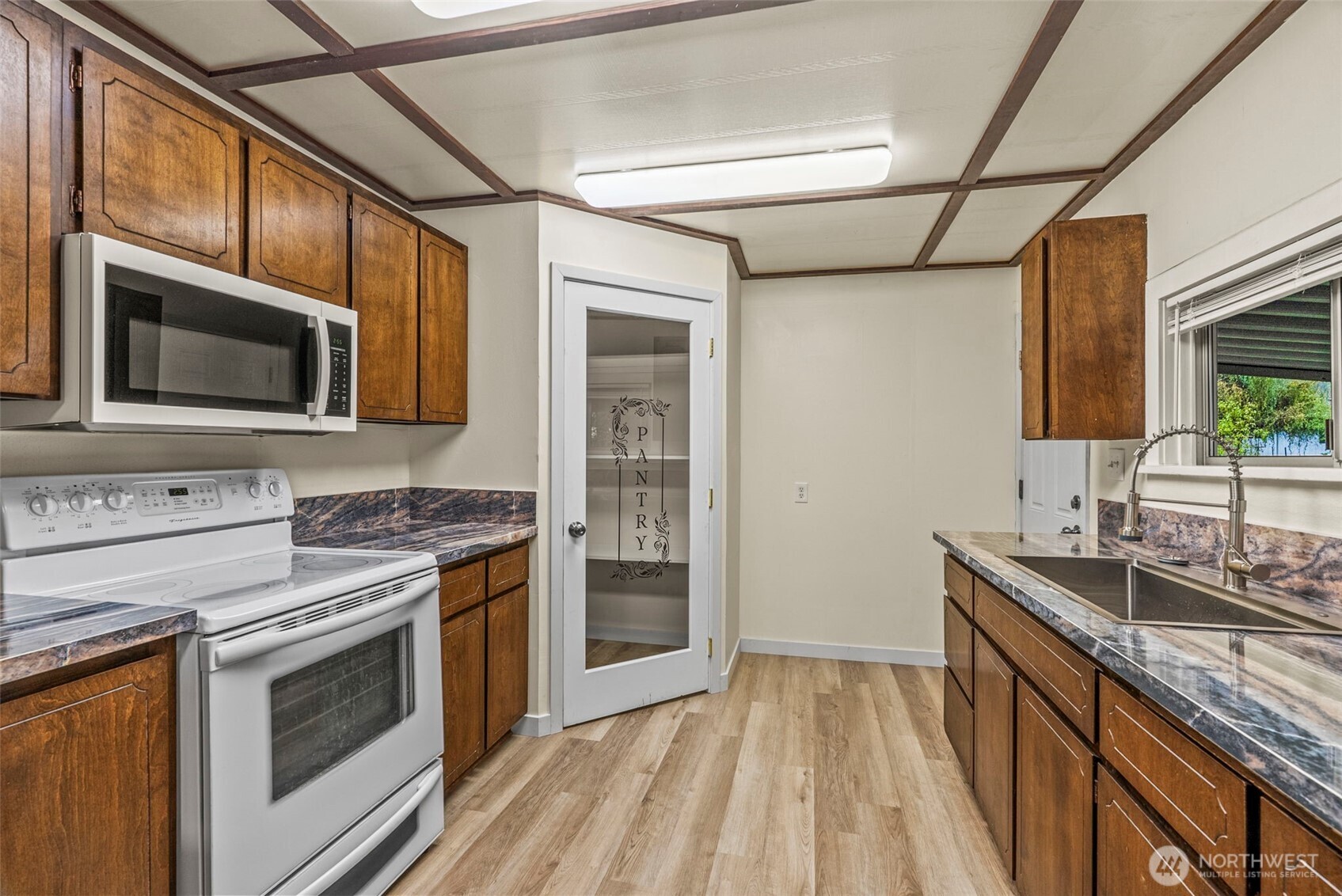 741 5th Avenue Southwest Castle Rock, WA 98611 - Photo 9 of 23