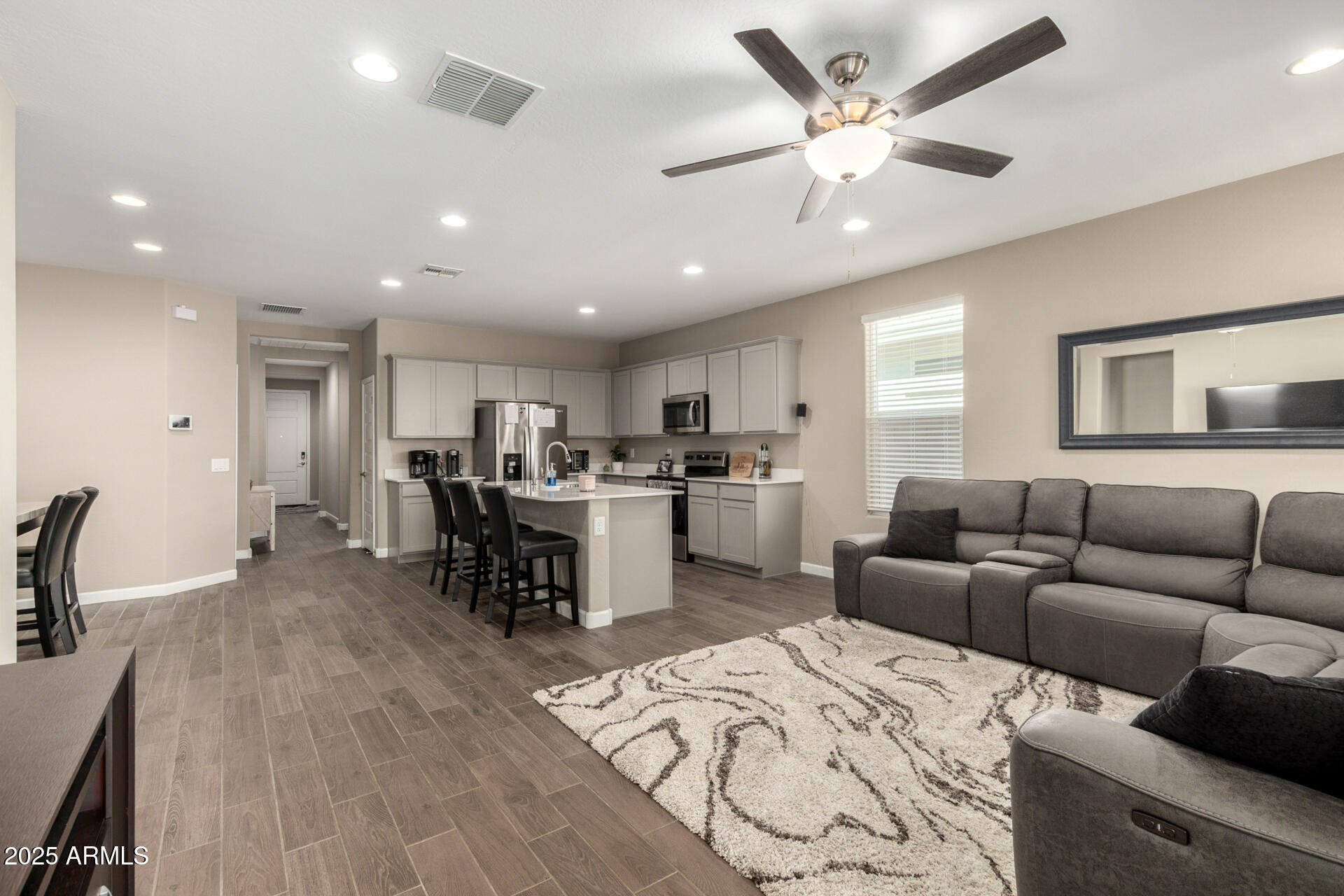 4411 West Beverly Road Laveen, AZ 85339 - Photo 7 of 28 Large Open Great Room