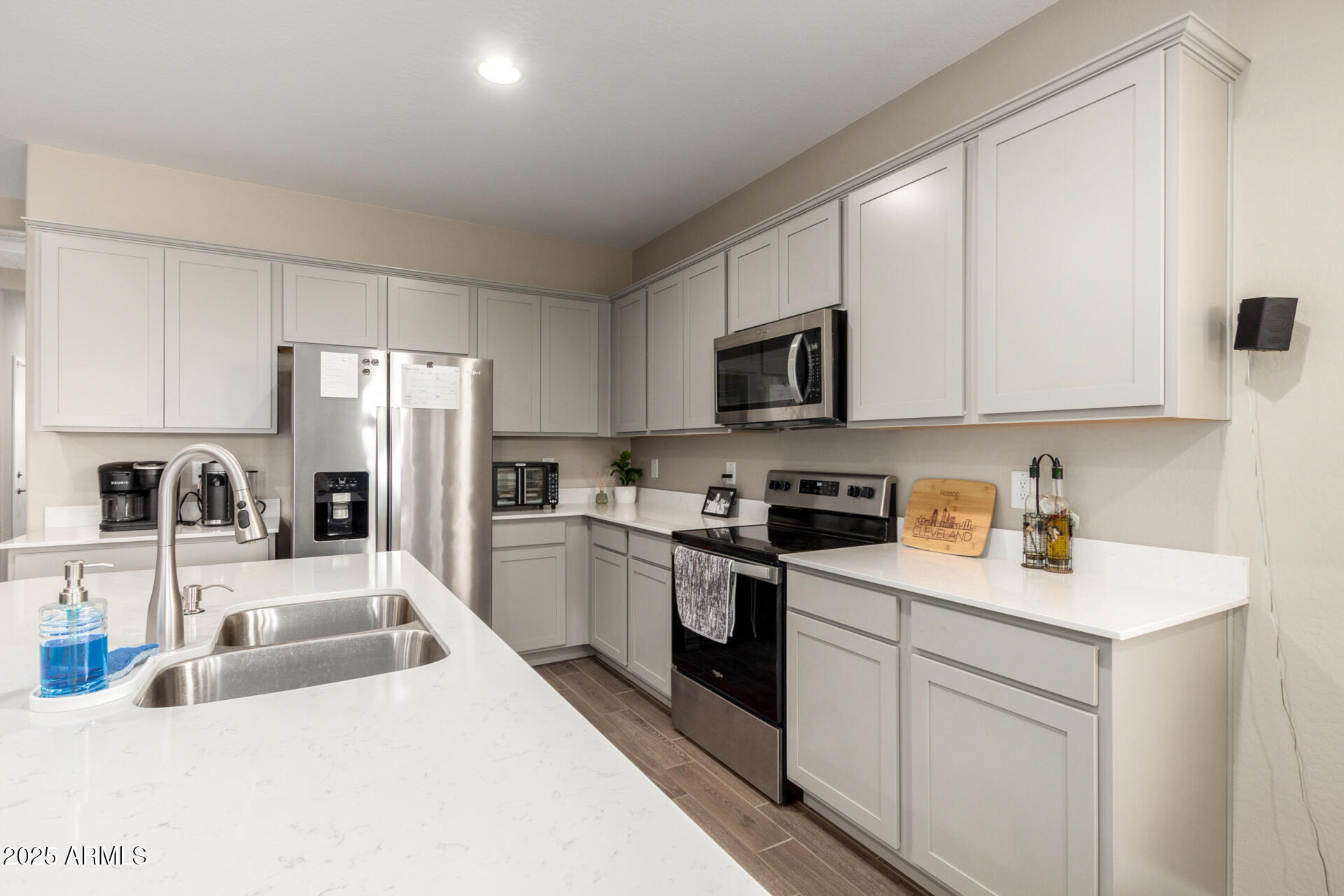 4411 West Beverly Road Laveen, AZ 85339 - Photo 10 of 28 Beautiful Gray Cabinets