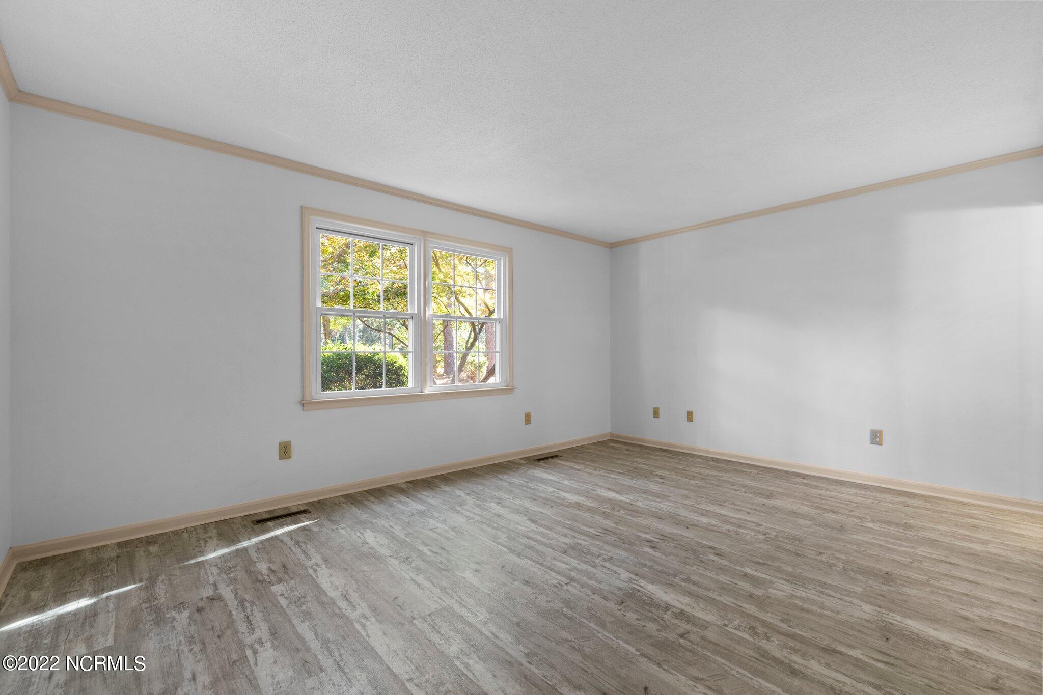 325 Driftwood Circle, Unit B Southern Pines, NC 28387 - Photo 11 of 14 12-web-or-mls-IMG_0302