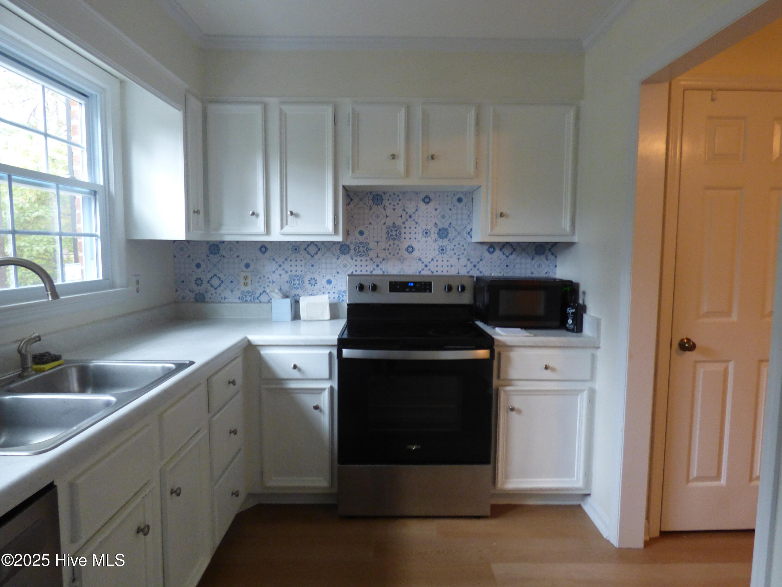 325 Driftwood Circle, Unit B Southern Pines, NC 28387 - Photo 4 of 14 325-B Kit1