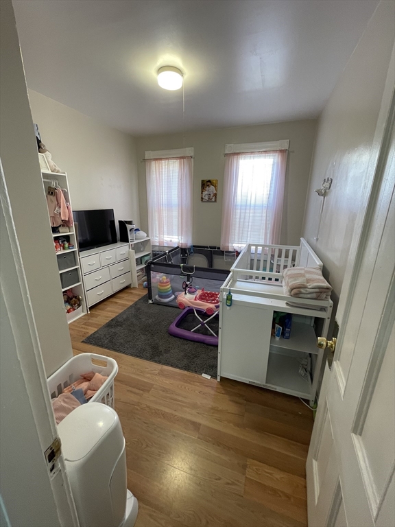 52 Acushnet Avenue Springfield, MA 01105 - Photo 17 of 28