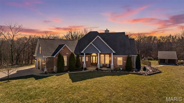 $875,000 | 3051 Bella Vista Court, Highland, IL 62249