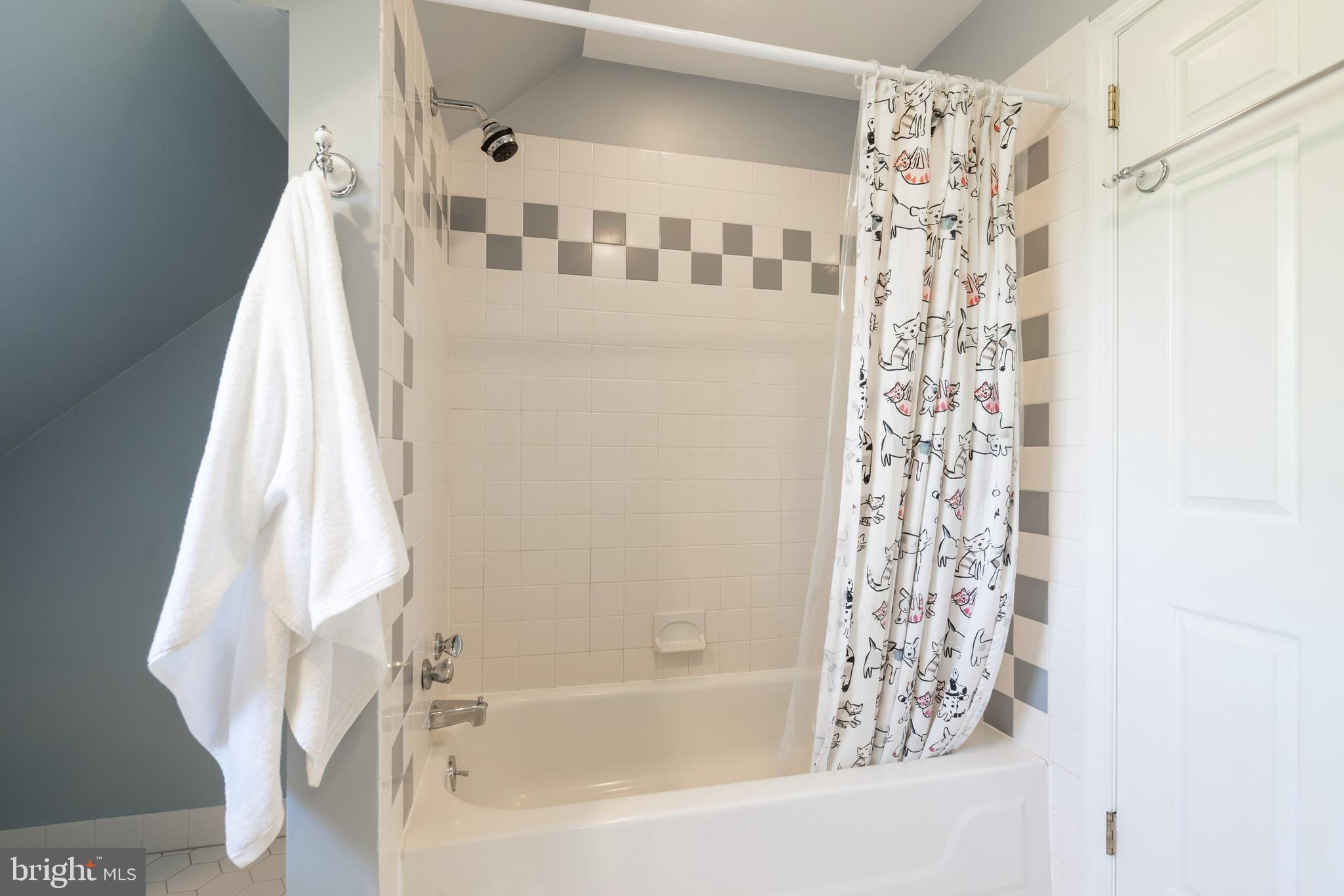 4101 Howell Road Malvern, PA 19355 - Photo 43 of 58 2nd Floor Full Hall Bath
