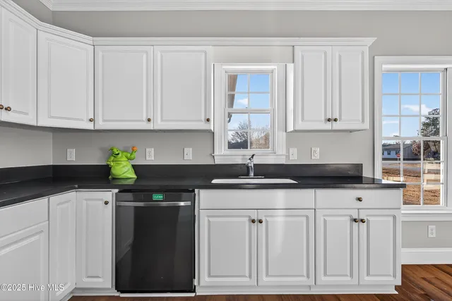 $364,900 | 162 Deer Run Lane, Beulaville, NC 28518