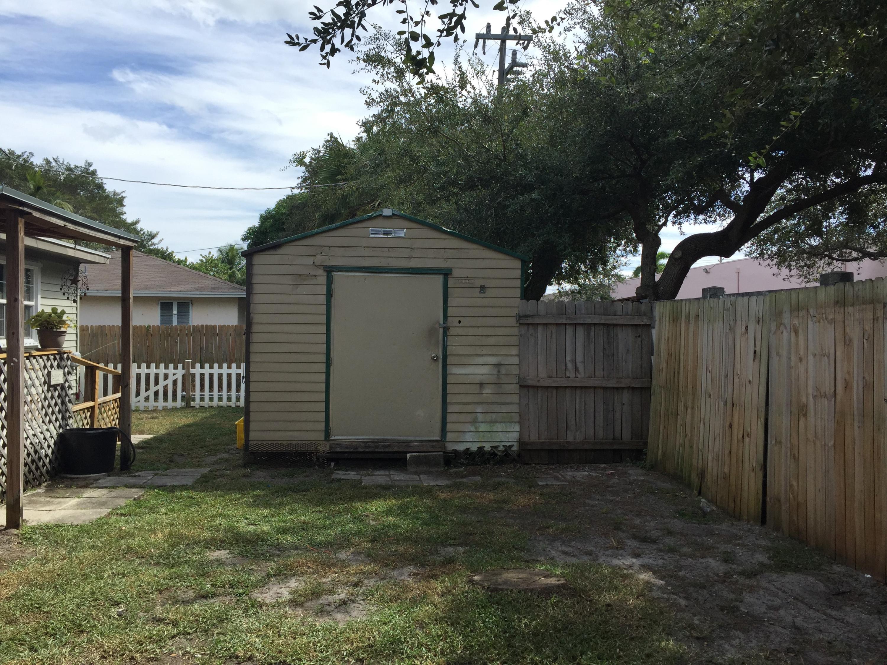 1732 Ridge Road North Palm Beach, FL 33408 - Photo 19 of 19 Backyard