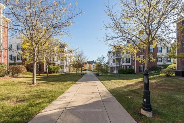 $298,500 | 922 Summerfield Glen, Ann Arbor, MI 48103