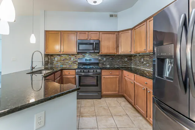 $298,500 | 922 Summerfield Glen, Ann Arbor, MI 48103