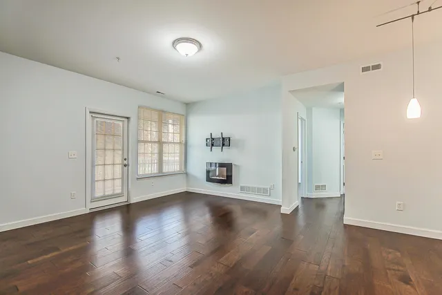 $298,500 | 922 Summerfield Glen, Ann Arbor, MI 48103