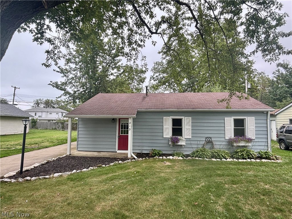 213 Harcourt Road Vermilion, OH 44089 - Photo 2 of 27 Gallery Image 2