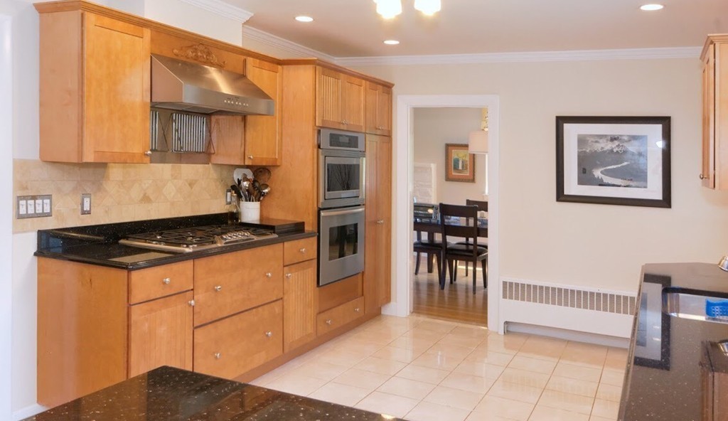 23 Donna Road Newton, MA 02459 - Photo 4 of 30 Gallery Image 4