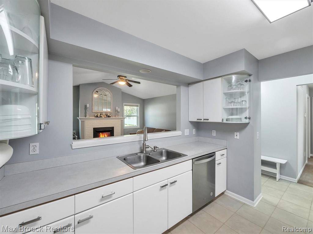 462 South Blvd Boulevard Rochester, MI 48307 - Photo 7 of 44 Gallery Image 7
