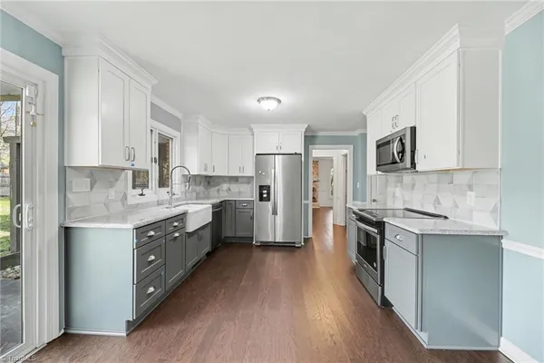 $475,000 | 4103 Oak Hollow Drive, High Point, NC 27265