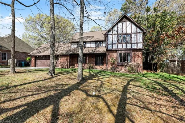 $475,000 | 4103 Oak Hollow Drive, High Point, NC 27265