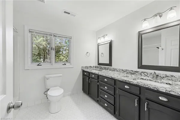 $475,000 | 4103 Oak Hollow Drive, High Point, NC 27265