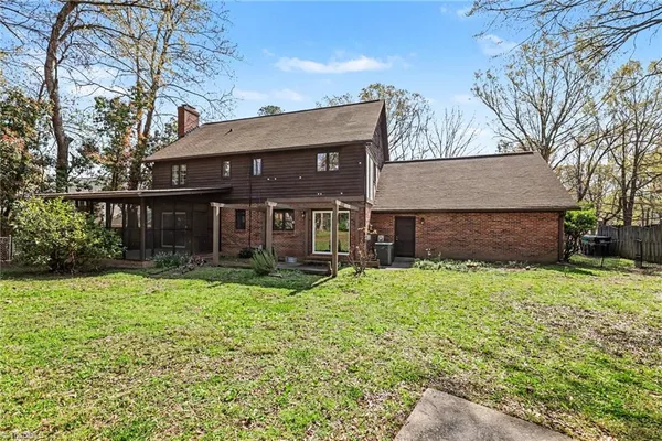 $475,000 | 4103 Oak Hollow Drive, High Point, NC 27265