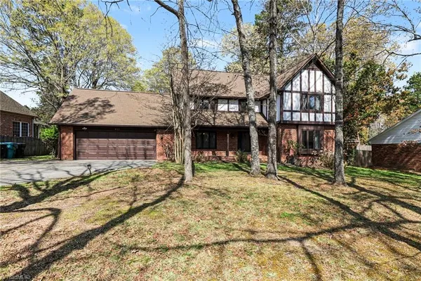 $475,000 | 4103 Oak Hollow Drive, High Point, NC 27265