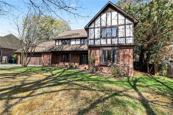 $475,000 | 4103 Oak Hollow Drive, High Point, NC 27265