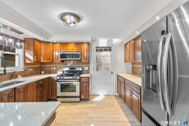 $465,000 | 170 Dayl Drive, Berlin, CT 06037